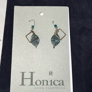 NWT Honica hand fashioned dangle earrings made in Canada